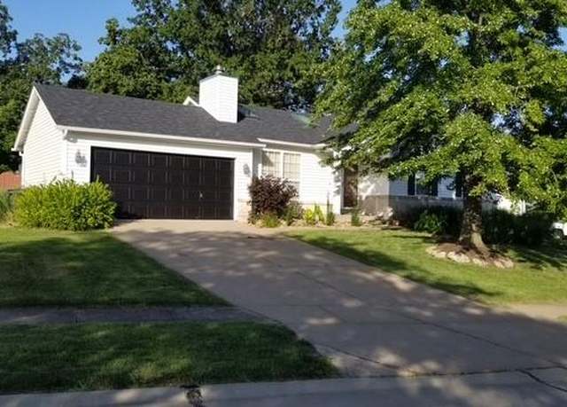 Property at 814 Molloy Dr, O'fallon, MO 63366, 3 beds, 2 baths