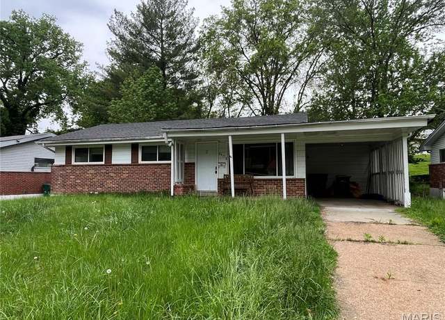 Property at 9915 Castle Dr, St Louis, MO 63136, 3 beds, 1 bath