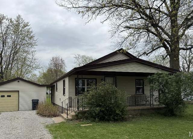 Property at 61 Pine Trl, Fairview Heights, IL 62208, 3 beds, 1 bath