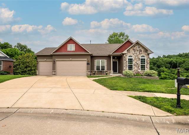 Property at 1630 Twin Oaks Dr, Arnold, MO 63010, 3 beds, 3 baths