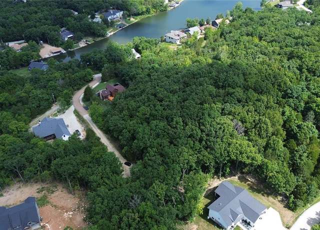 Property at 106 Squirrel Run Ct, Hillsboro, MO 63050