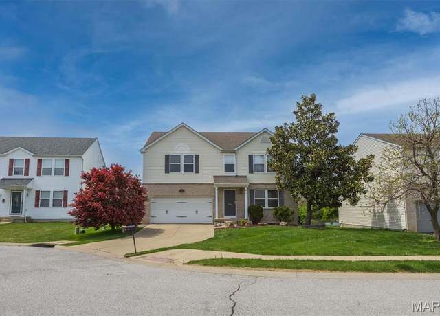 Property at 100 Westhaven Meadows Dr, Belleville, IL 62220, 4 beds, 2.5 baths
