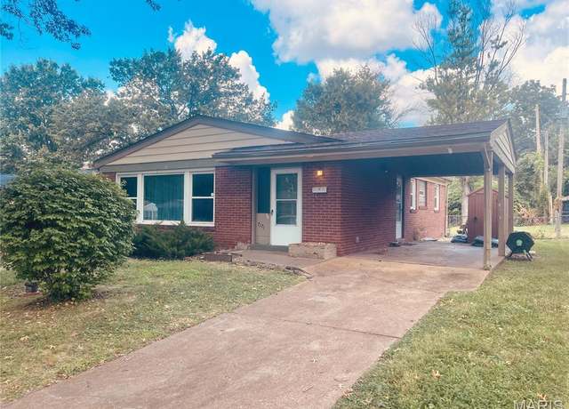 Property at 7171 White Oak Ln, University City, MO 63130, 3 beds, 1.5 baths