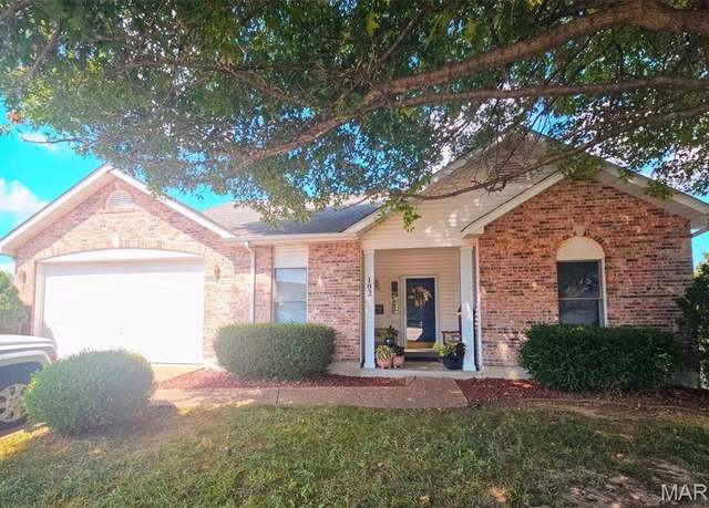 Property at 102 Denning Dr, Wentzville, MO 63385, 3 beds, 2 baths