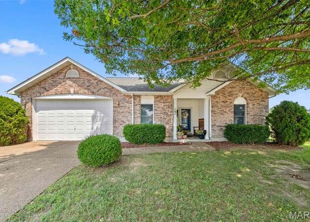 Property at 102 Denning Dr, Wentzville, MO 63385, 3 beds, 2 baths