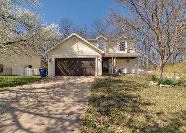 Property at 136 Langtree Dr, Wentzville, MO 63385, 3 beds, 2.5 baths