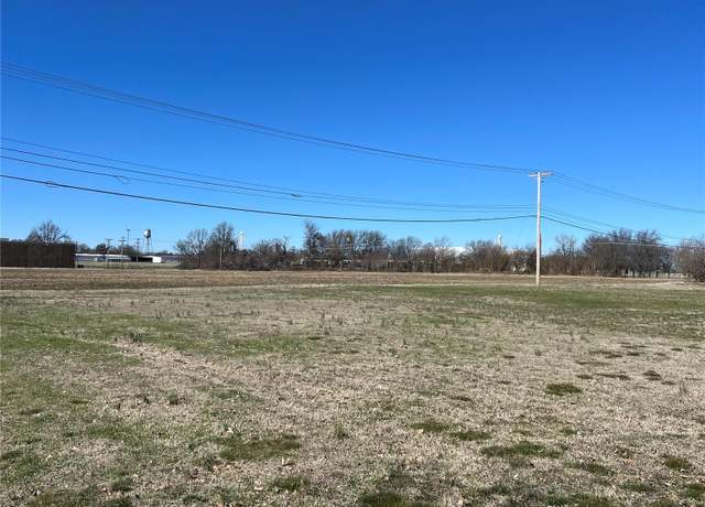 Property at 1324 First St, Kennett, MO 63857