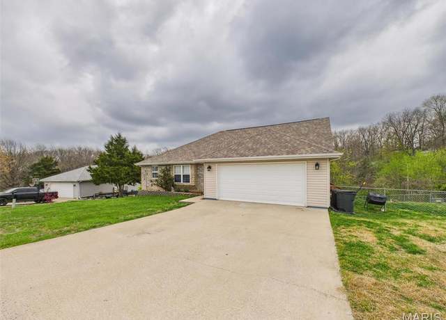 Property at 19411 Laveille Rd, Waynesville, MO 65583, 5 beds, 3 baths
