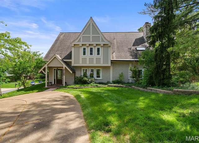 Property at 2125 Crystal Dr, St Louis, MO 63131, 4 beds, 3.5 baths