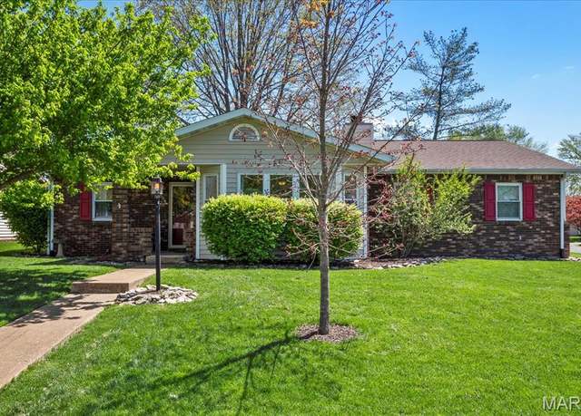 Property at 1006 Arlington Dr, Columbia, IL 62236, 3 beds, 2 baths