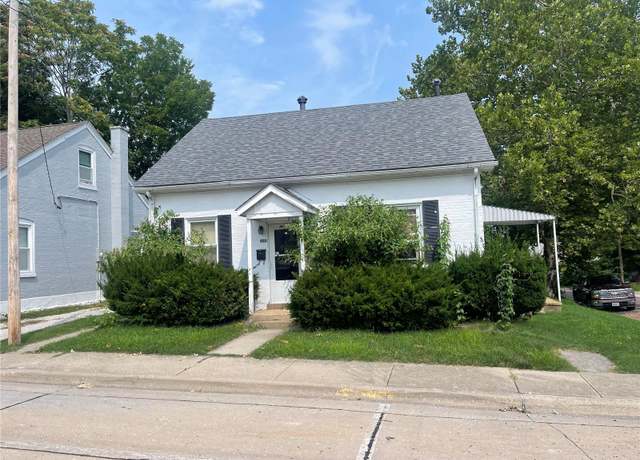 Property at 400 N 6th St, Belleville, IL 62220, 2 beds, 2 baths