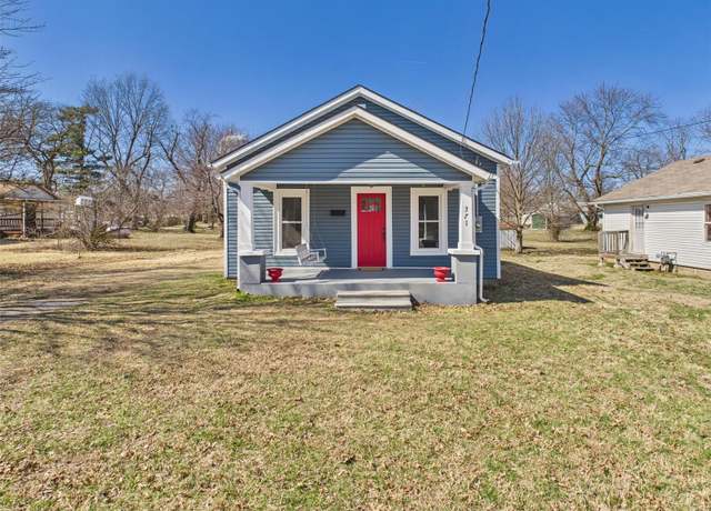 Property at 371 Oak St, Lebanon, MO 65536, 2 beds, 1 bath