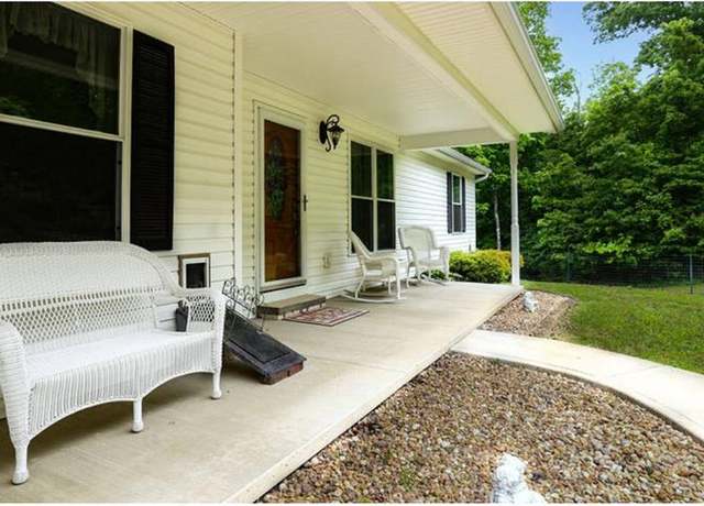 Property at 5773 Wendl Rd, Hillsboro, MO 63050, 3 beds, 2 baths