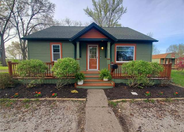 Property at 810 Hampton Ln, Canton, MO 63435, 3 beds, 2 baths