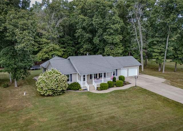 Property at 7 Tom Dr, Farmington, MO 63640, 3 beds, 3 baths