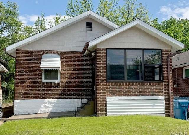 Property at 8352 Strathmore Pl, Jennings, MO 63136, 2 beds, 1 bath