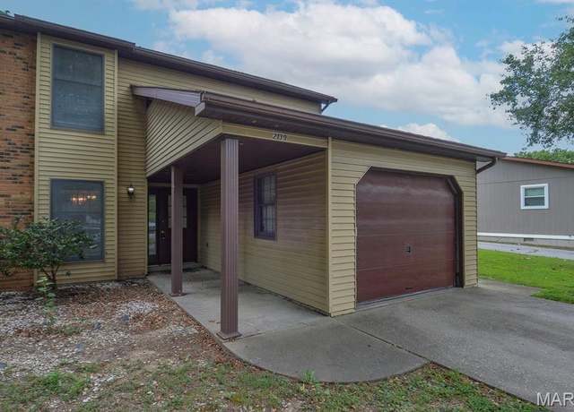 Property at 2139 Muren Blvd, Belleville, IL 62221, 3 beds, 2.5 baths