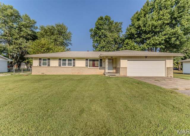 Property at 1511 Rader Dr, Lebanon, MO 65536, 3 beds, 1.5 baths