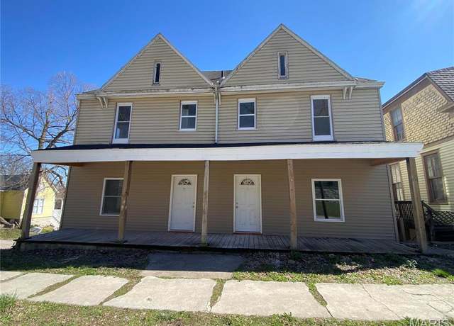 Property at 1001 Bird St, Hannibal, MO 63401, 4 beds, 4 baths