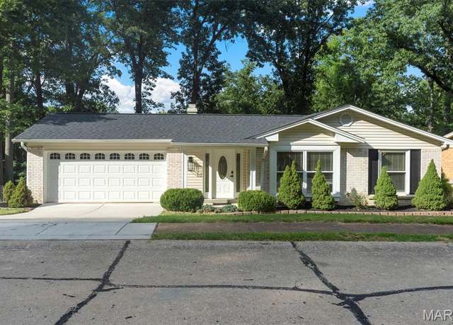 Property at 4951 Trailside Ct, St Louis, MO 63128, 4 beds, 3 baths