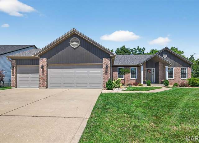 Property at 233 Charging Bear Dr, Wentzville, MO 63385, 3 beds, 2 baths
