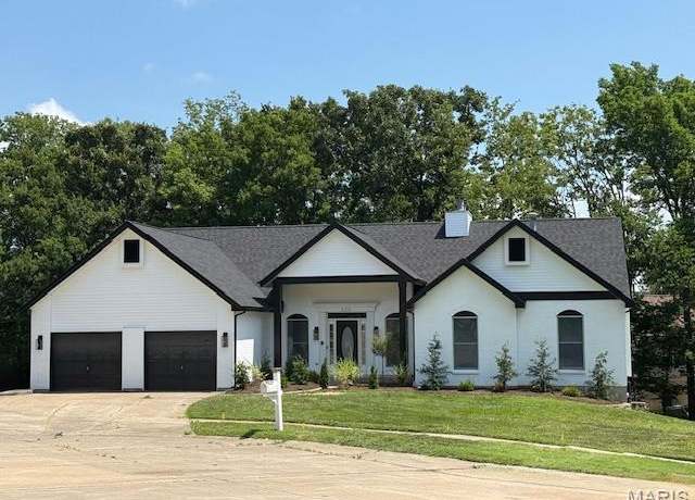 Property at 320 Meadow Place Ct, St Charles, MO 63303, 4 beds, 3 baths