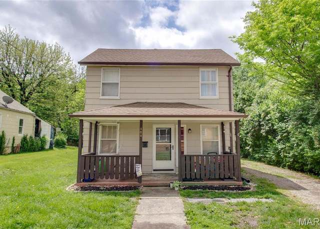 Property at 404 Short St, Jerseyville, IL 62052, 3 beds, 1.5 baths