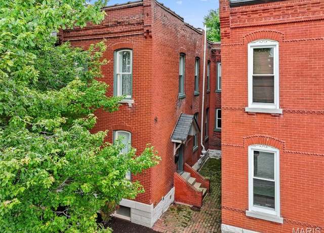 Property at 3010 Missouri Ave, St Louis, MO 63118, 3 beds, 2.5 baths