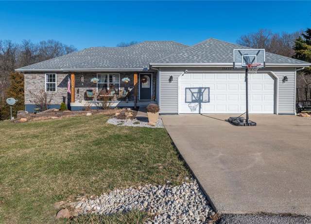Property at 19421 Laveille Rd, Waynesville, MO 65583, 5 beds, 3 baths