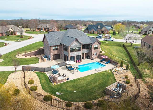 Property at 999 Castle Rock Ave, Lebanon, MO 65536, 5 beds, 3.5 baths