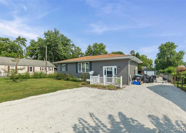 Property at 227 Dorothy St, Moro, IL 62067, 3 beds, 2 baths
