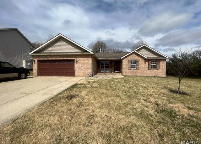 Property at 2763 Cascade Lake Dr, Belleville, IL 62221, 5 beds, 3 baths