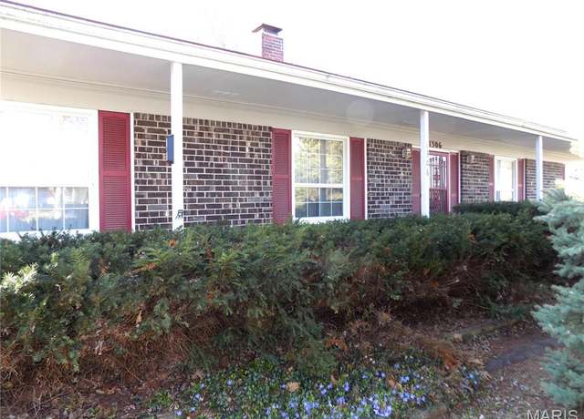 Property at 1306 Broadway St, Rolla, MO 65401, 3 beds, 2 baths
