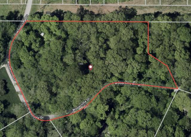 Property at 1300 Woodcliffe Dr, Alton, IL 62002