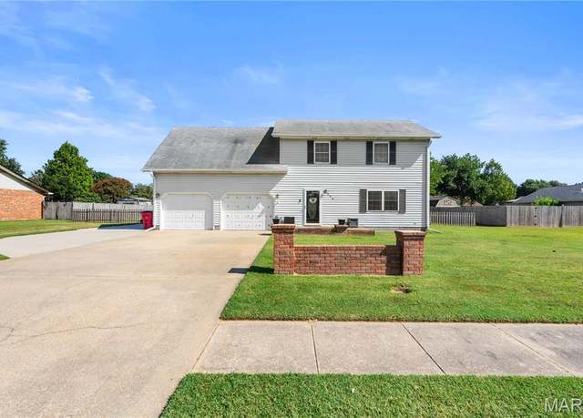 Property at 208 Foust Dr, Sikeston, MO 63801, 4 beds, 2.5 baths