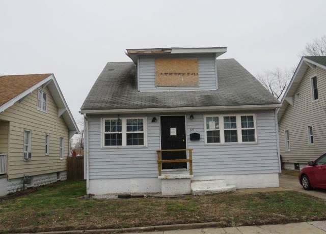 Property at 319 N 2nd St, Wood River, IL 62095, 4 beds, 2 baths