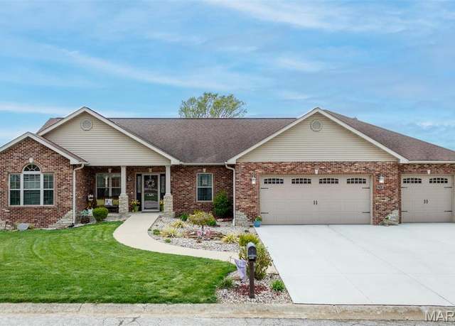 Property at 244 Oakridge Ct, Fairview Heights, IL 62208, 3 beds, 3.5 baths