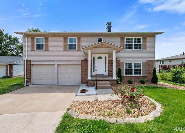 Property at 6534 Thornhurst Ct, St Louis, MO 63129, 3 beds, 2 baths