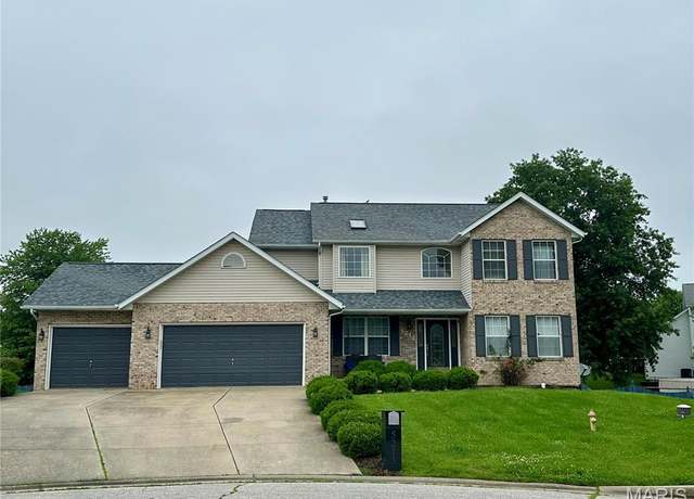 Property at 5213 Loyola Ct, Fairview Heights, IL 62208, 4 beds, 3.5 baths