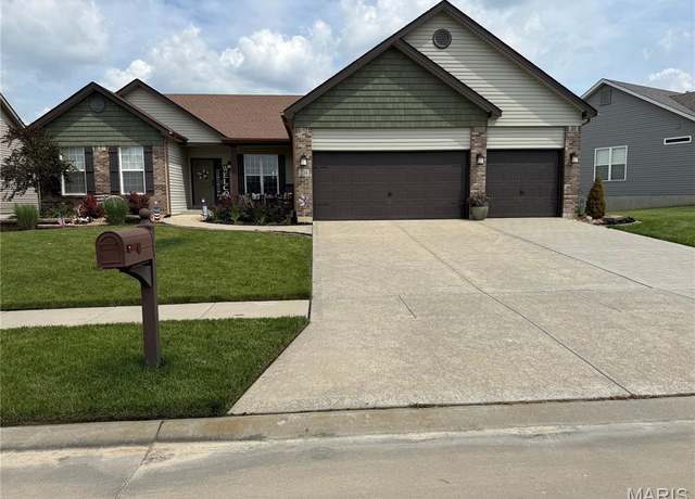 Property at 234 Lonepine Dr, Wentzville, MO 63385, 3 beds, 2.5 baths