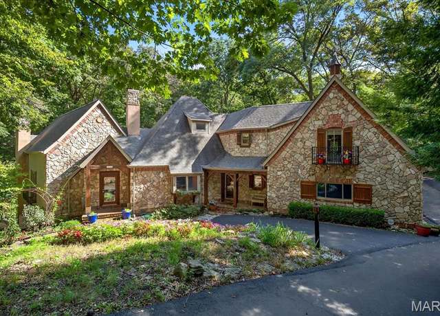 Property at 832 Stone Bridge Springs Dr, Wildwood, MO 63005, 5 beds, 4.5 baths