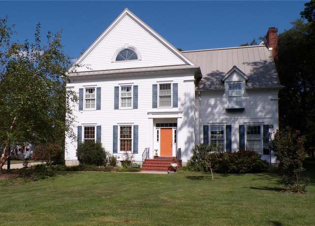 Property at 513 W Mill St, Ava, IL 62907, 4 beds, 5 baths