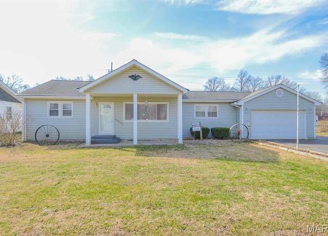 Property at 2500 Pine St, Granite City, IL 62040, 3 beds, 1.5 baths
