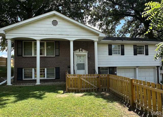 Property at 1621 Shurtleff Ct, Alton, IL 62002, 4 beds, 3 baths