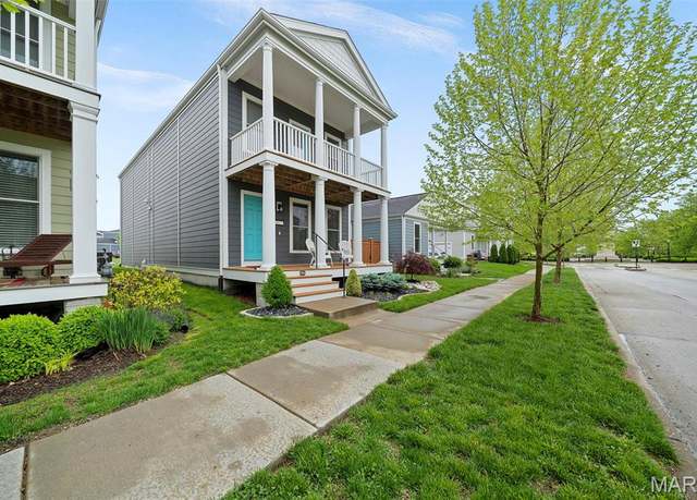 Property at 6012 New Town Dr, St Charles, MO 63301, 3 beds, 2.5 baths
