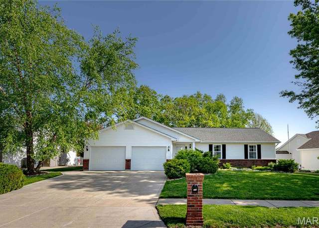 Property at 319 Santa Fe Trail Dr, St Peters, MO 63376, 4 beds, 3 baths