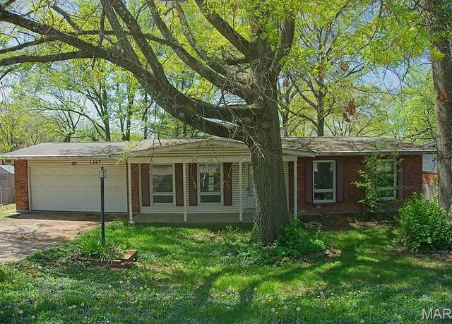 Property at 1267 Craig Rd, St Louis, MO 63146, 3 beds, 3 baths