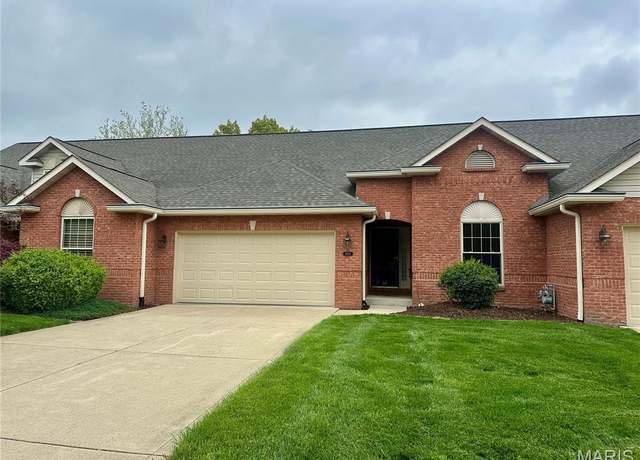 Property at 1920 Hawksbill Dr, Belleville, IL 62223, 3 beds, 3 baths