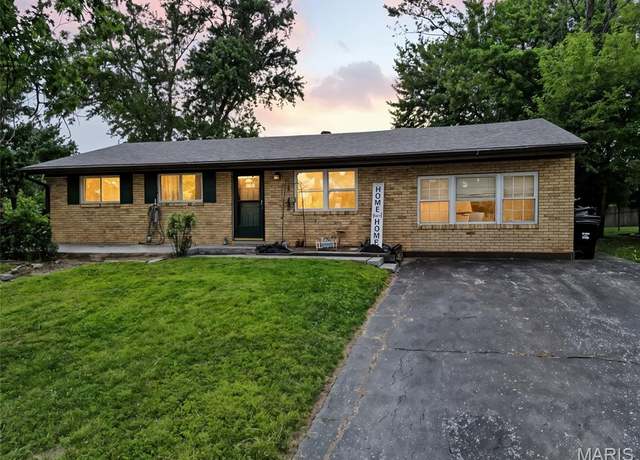 Property at 2023 Pincian Dr, Fenton, MO 63026, 5 beds, 2 baths