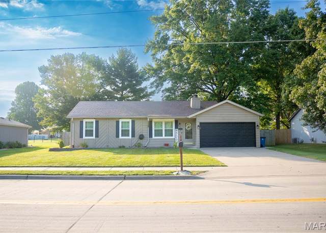 Property at 7005 W Main St, Maryville, IL 62062, 3 beds, 1 bath